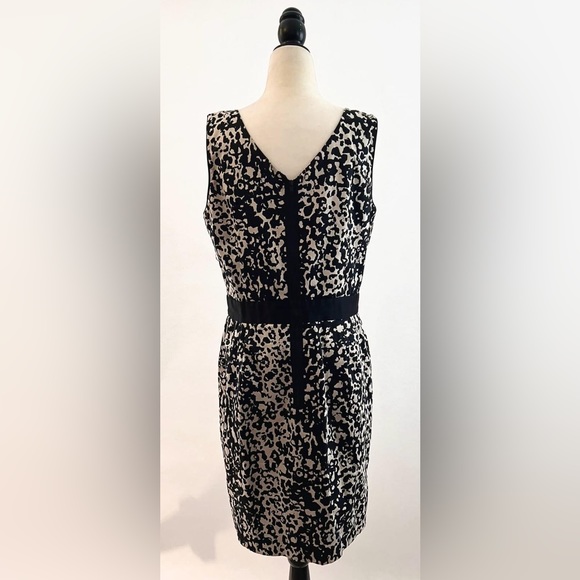 Black and white dress - Picture 2 of 2